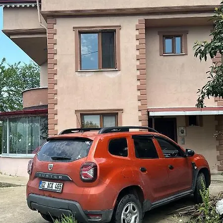 Merkeze Yakin Deniz Manzarali Doga Ile Ic Ice Essiz Huzur Icerisinde Bir Tatil Villa Trabzon