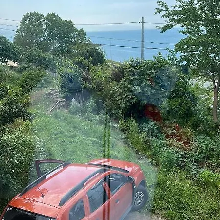 Merkeze Yakin Deniz Manzarali Doga Ile Ic Ice Essiz Huzur Icerisinde Bir Tatil * Trabzon